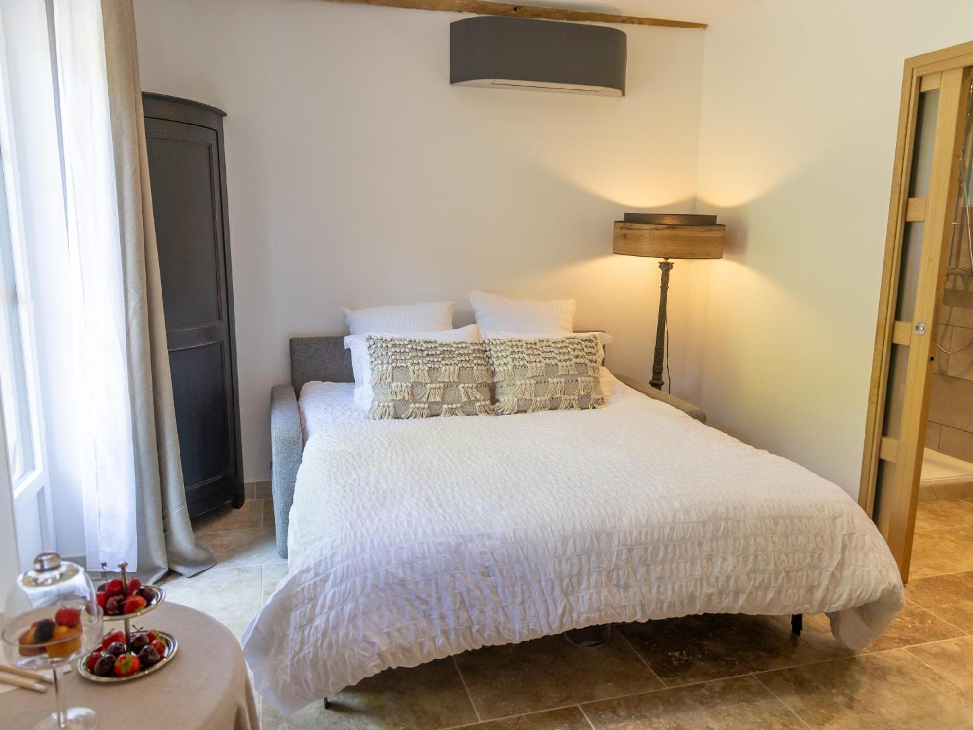 Le Domaine D'Angerville - Chambres D'Hotes Room photo